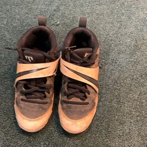 Nike kids baseball cleets